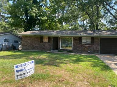 Main picture of 22 Wisteria Dr