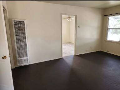 Main picture of 5710 Traffic Way