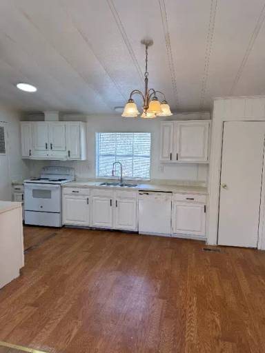 Main picture of 216 N Carpenter St
