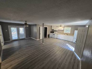 Main picture of 144 Seminole Cir