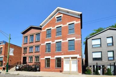 Main picture of 2235 N Clybourn Ave