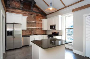 Main picture of 690 3rd St
