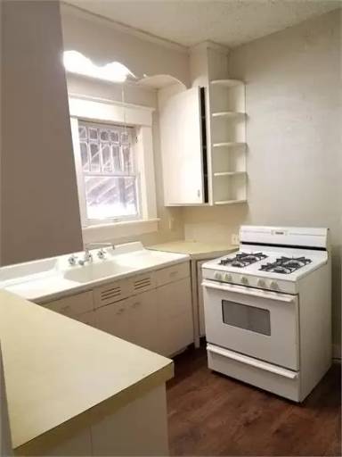 Main picture of 2606 Dodson Ave