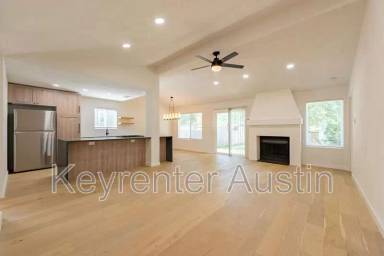 Main picture of 2607 Aylesbury Ln