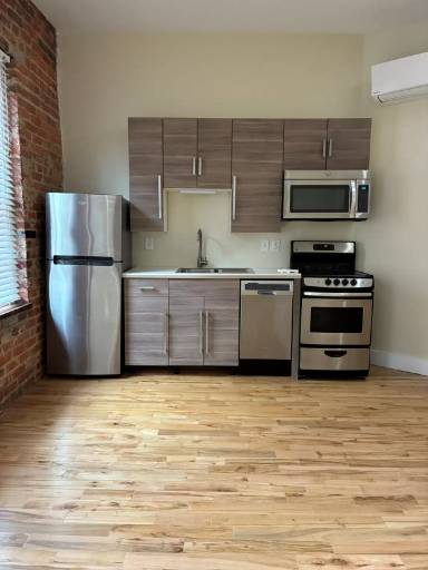 Main picture of 257 E Bank St