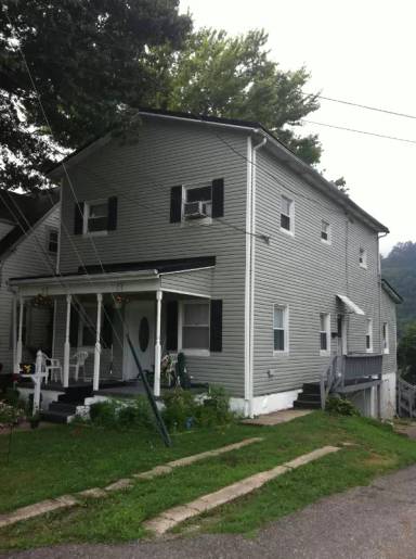 Main picture of 102 1/2 E Riverview Dr
