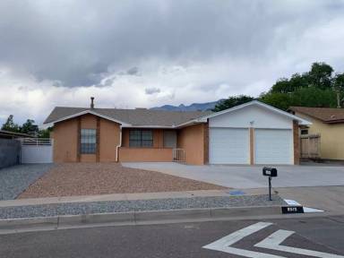 Main picture of 8513 Capulin Rd NE