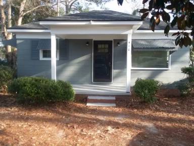Main picture of 410 Green St