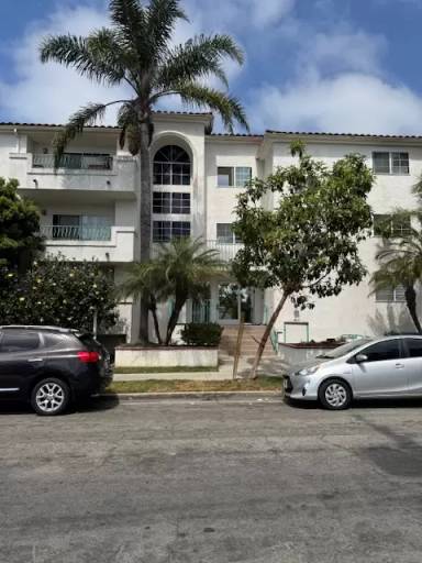 Main picture of 1335 Newport Ave