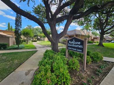 Main picture of Guest Parking Park Lane Townhomes