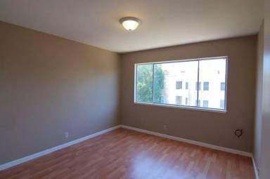 Main picture of 777 5th Ave