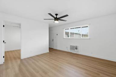 Main picture of 1310 North 48th Place - 2