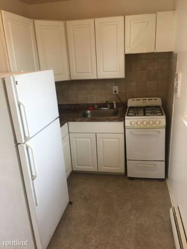 Main picture of 14 Pine St