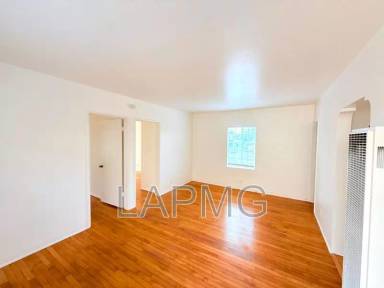 Main picture of 637 Rose Ave
