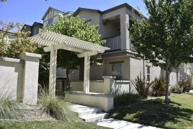 Main picture of 483 McClatchy Way