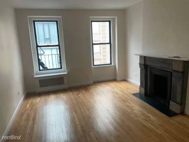 Main picture of 152 E 84th St