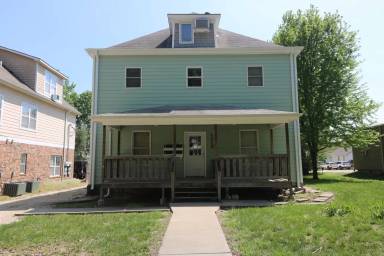 Main picture of 1015 Moro St