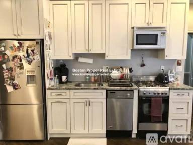 Main picture of 30 Hancock St