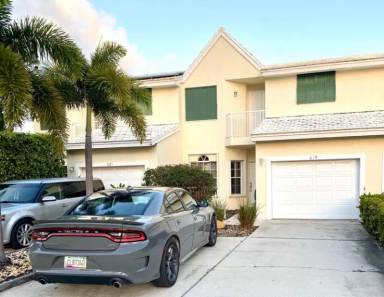 Main picture of 619 NE 7th Ave