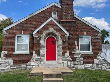Main picture of 225 Coburg Dr