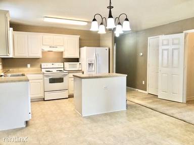 Main picture of 5815 Circle Cyn