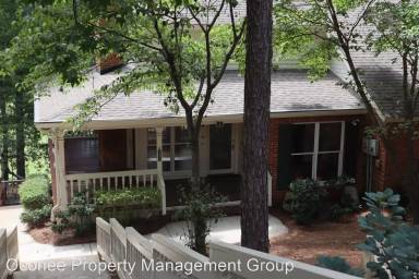 Main picture of 1050 Cupp Ln