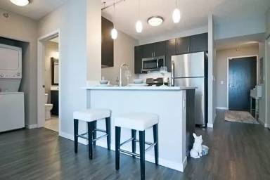 Main picture of 375 W Ohio