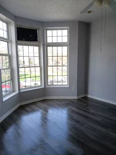 Main picture of 140 Middle Ave