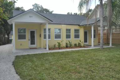 Main picture of 520 Holt Ave