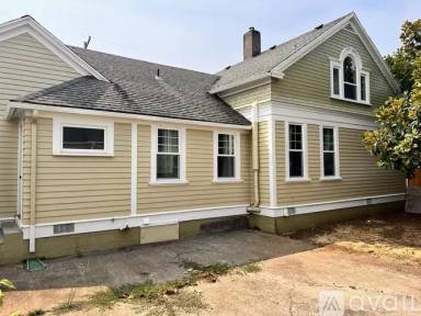 Main picture of 1088 Main St