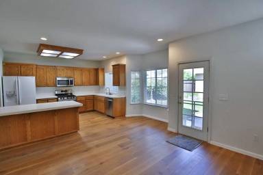 Main picture of 3511 Koso St