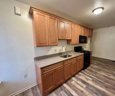 Main picture of 831 W Walnut St