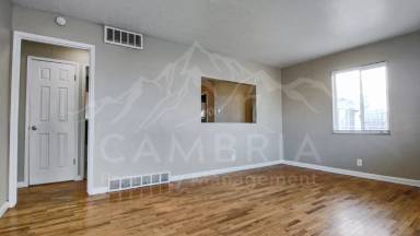 Main picture of 384 E Beryl Ave