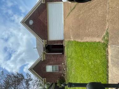 Main picture of 1209 Breezy Valley Dr