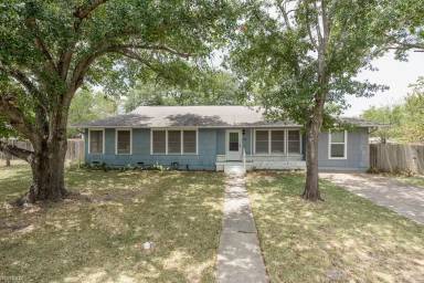 Main picture of 708 Broadmoor Dr