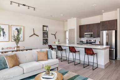 Main picture of 7712 Louis Pasteur Dr