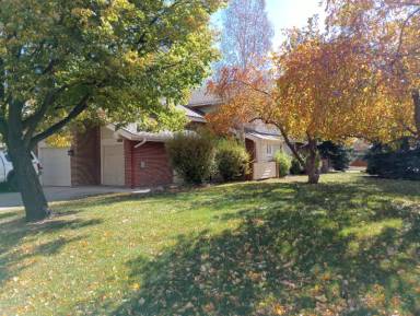 Main picture of 1418 Front Nine Dr