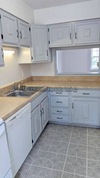 Main picture of 300 Morgan Rd