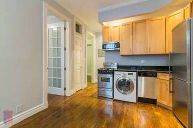 Main picture of 68 Clinton St