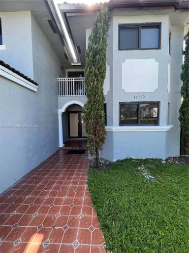 Main picture of 16710 SW 140th Ave
