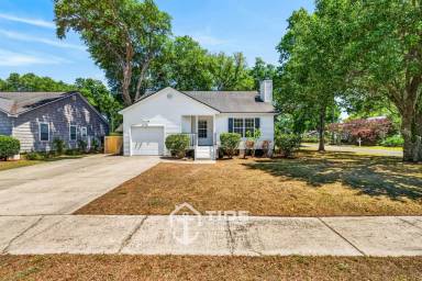 Main picture of 2376 River Park Way