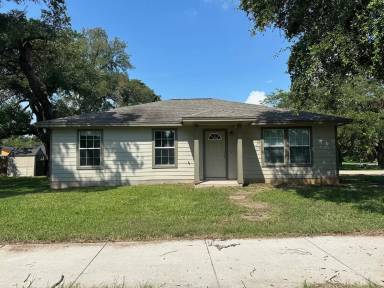 Main picture of 701 Pin Money St