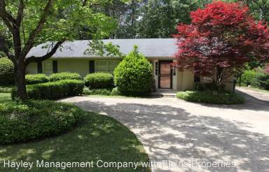 Main picture of 1350 Peachtree Cir