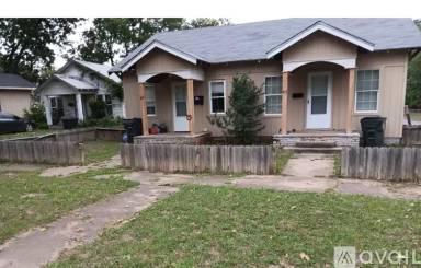 Main picture of 431 S Grand Ave