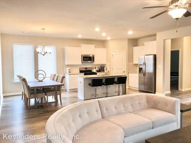 Main picture of 1235 Meridian Dr