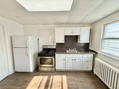 Main picture of 736 N Pearl St