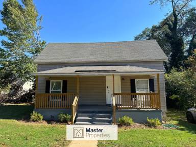 Main picture of 229 3rd Ave