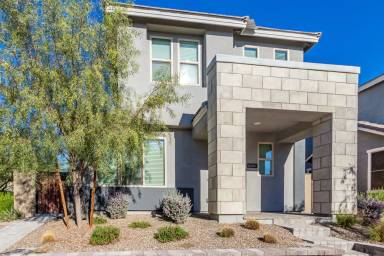 Main picture of 2026 W Desert Hollow Dr