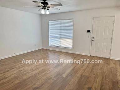 Main picture of 5528 Daisy Ave