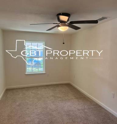 Main picture of 1541 Clark Ave